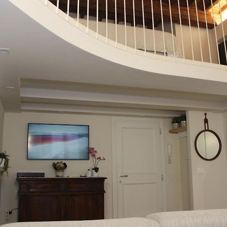 Art Apartment Santa Croce Suite Φλωρεντία Εξωτερικό φωτογραφία