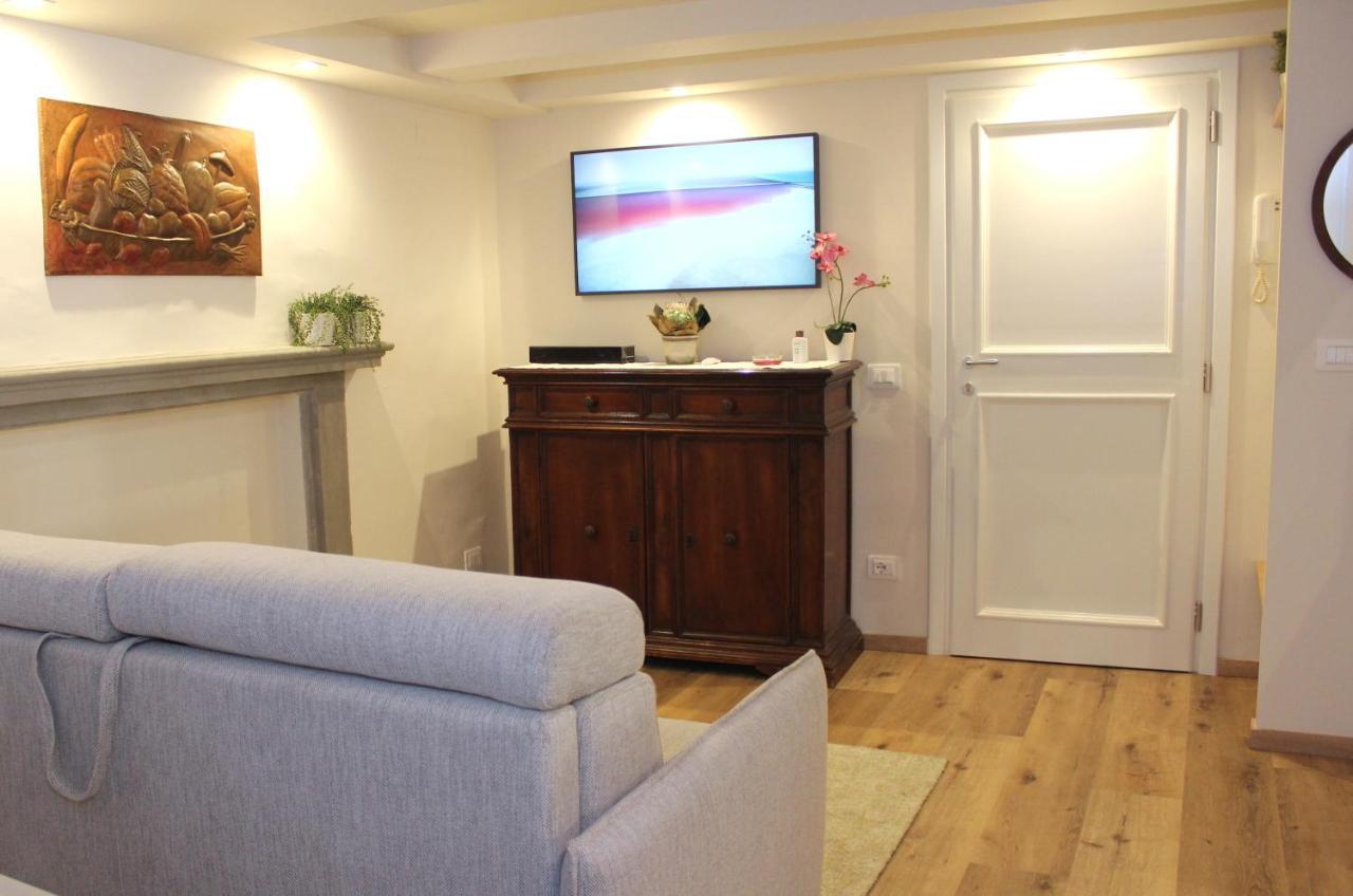Art Apartment Santa Croce Suite Φλωρεντία Εξωτερικό φωτογραφία